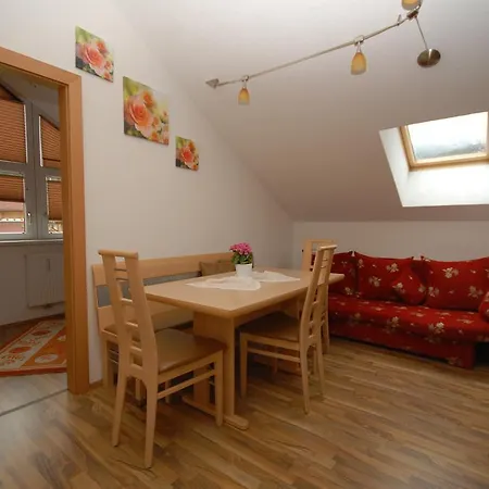 Haus Dilara 佩特诺伊阿尔贝格